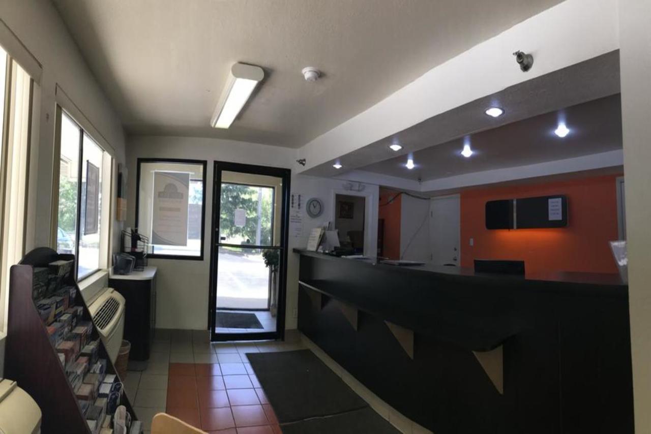 Key Inn Macedonia エクステリア 写真