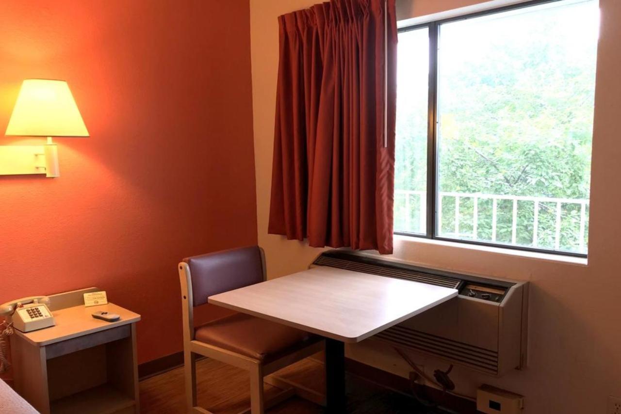 Key Inn Macedonia エクステリア 写真