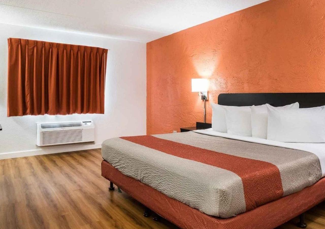 Key Inn Macedonia エクステリア 写真