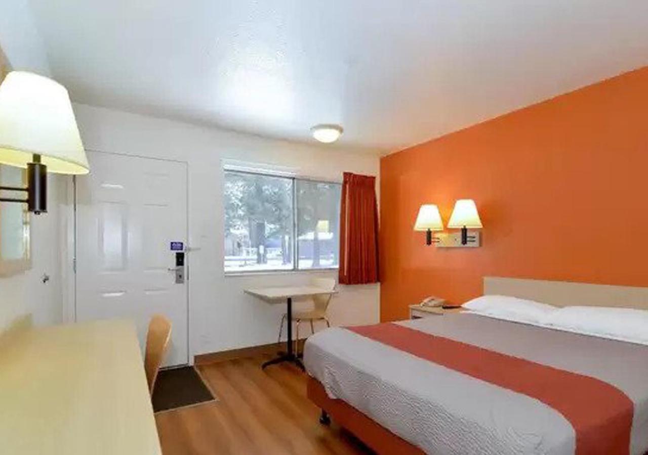 Key Inn Macedonia エクステリア 写真