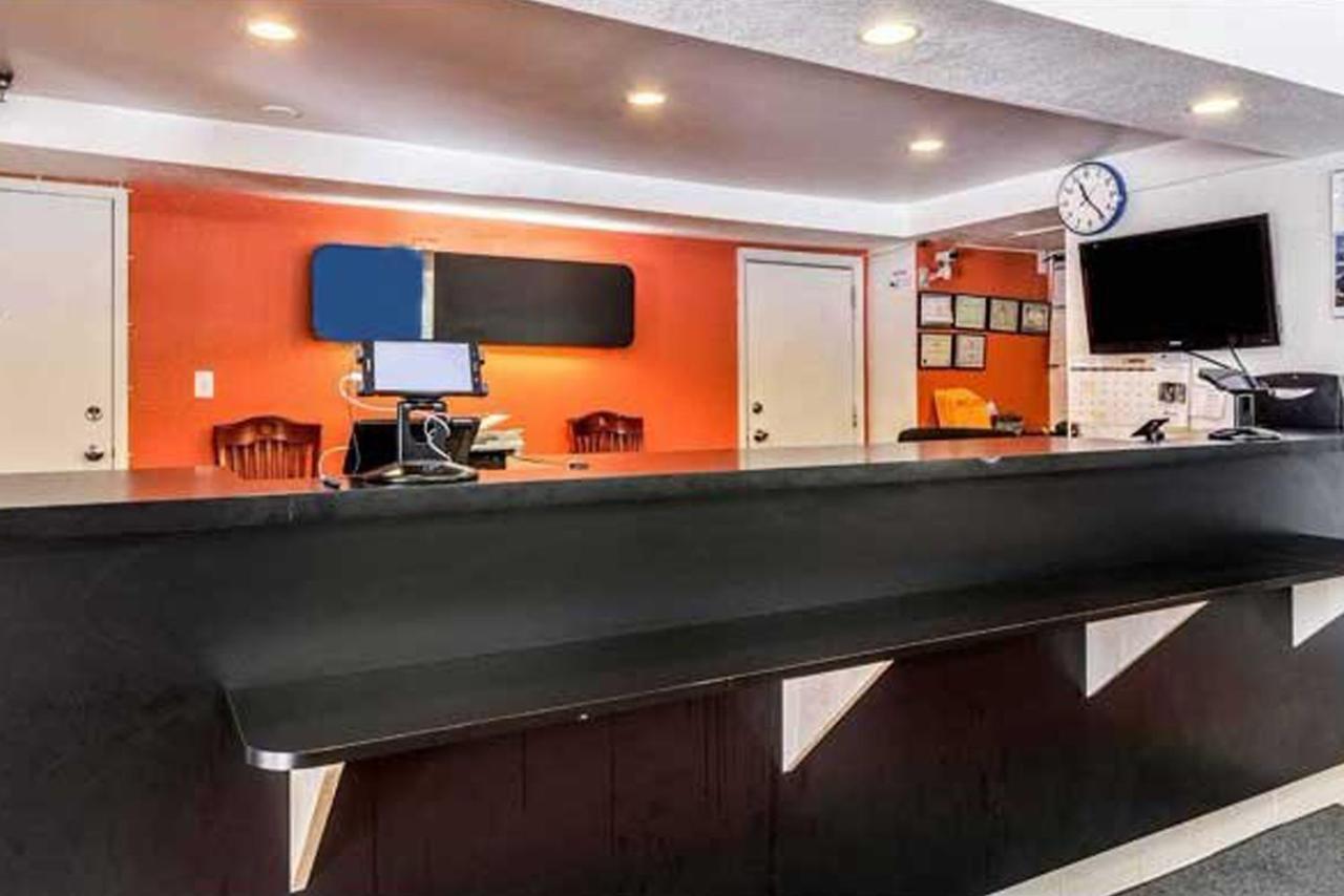 Key Inn Macedonia エクステリア 写真