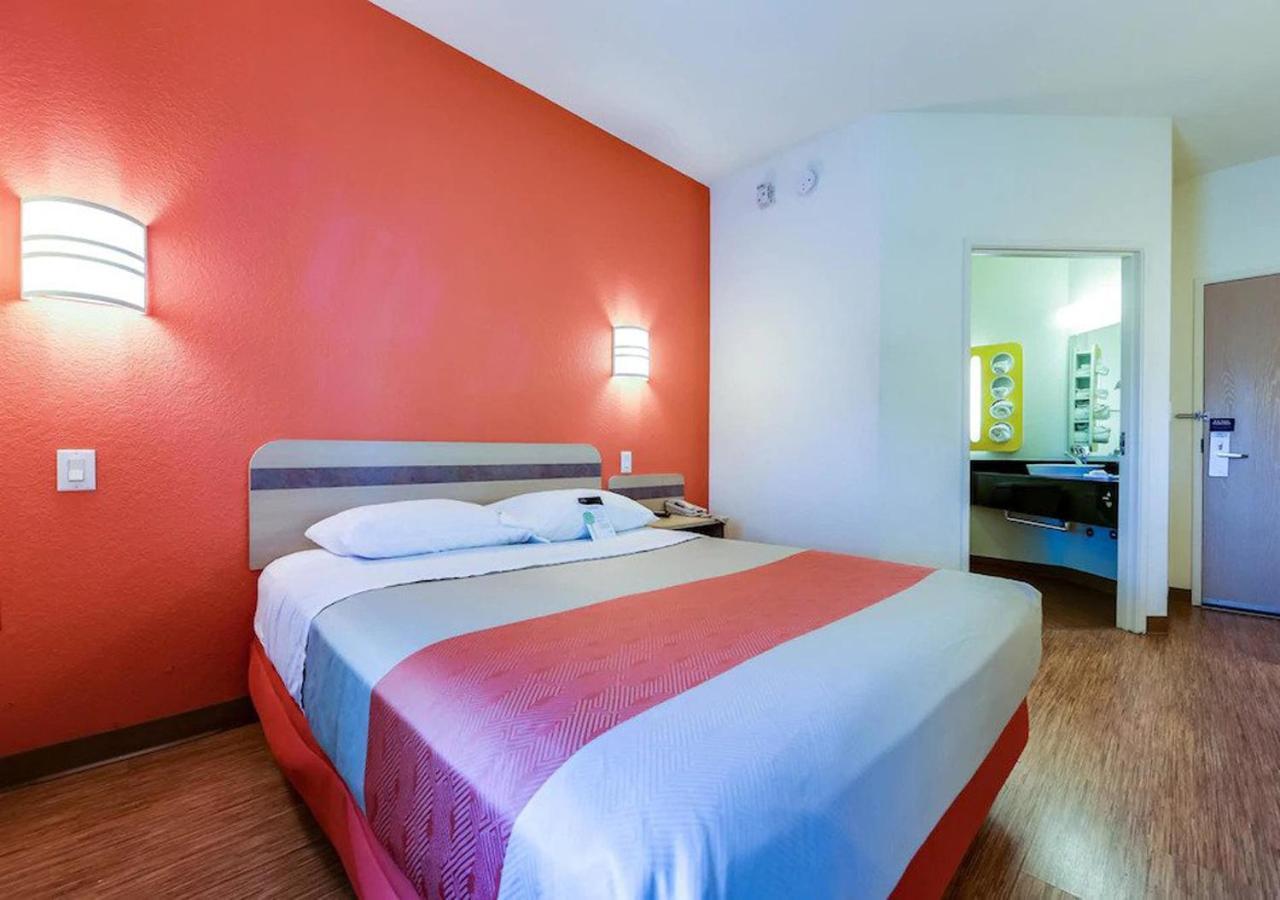 Key Inn Macedonia エクステリア 写真