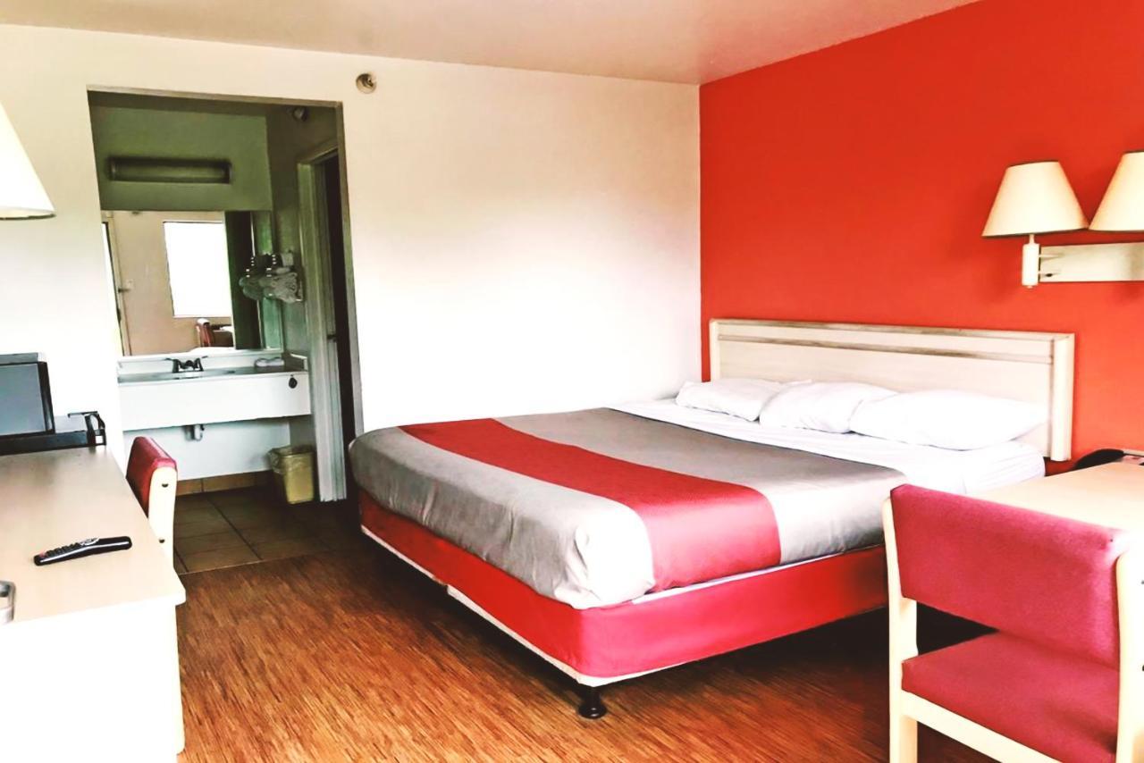 Key Inn Macedonia エクステリア 写真