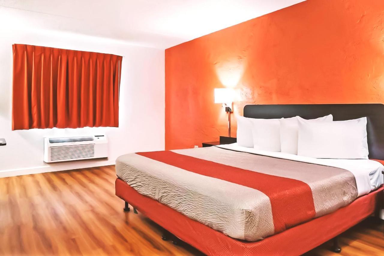 Key Inn Macedonia エクステリア 写真